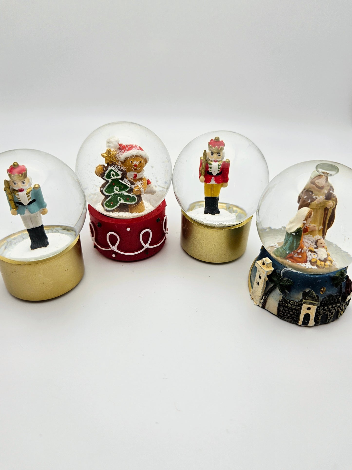 Christmas Snow Globe Coverminders