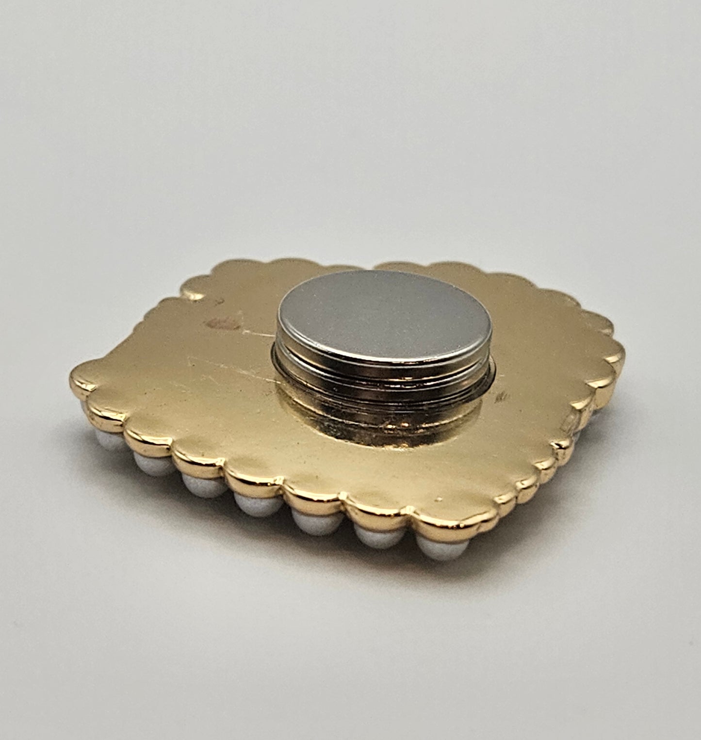 Festive Cake Coverminder